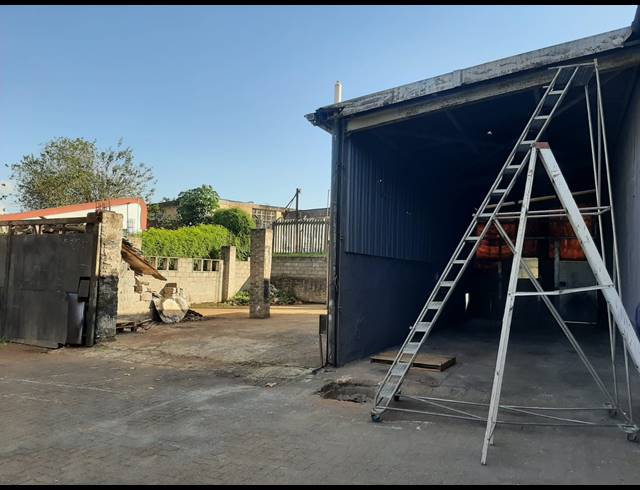 1,025M² FACTORY TO LET IN NEW GERMANY